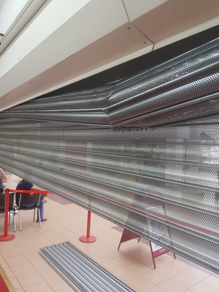 Dangerous 2 in 1 Roller Shutter